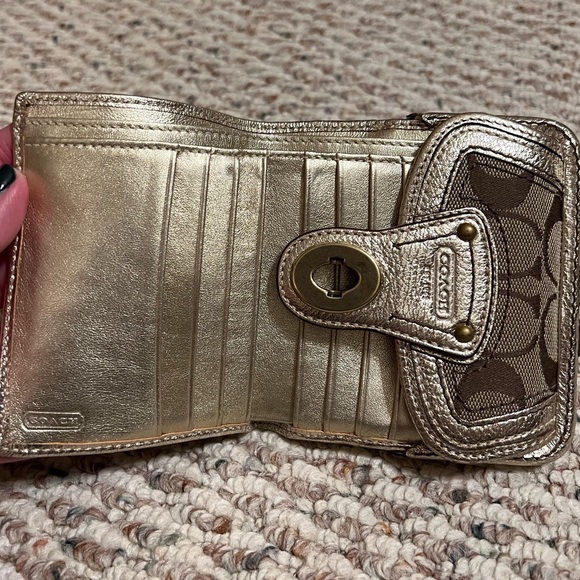 NWOT Coach Gold Signature Wallet with Striped Interior - Picture 8 of 14